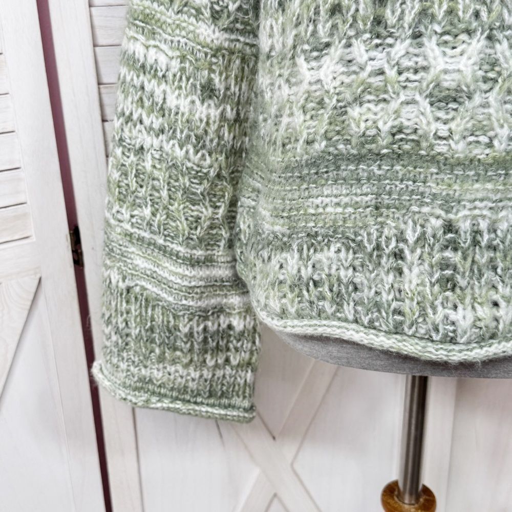 Universal Thread Bell Sleeve Multi Pattern Crewne… - image 8